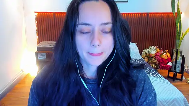 KatherineBond online show from 12-19-25, 06:26