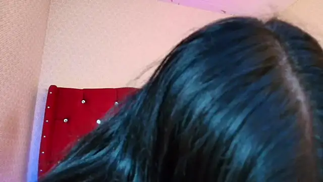 AnnaliOlsenX online show from 05-06-26, 05:51