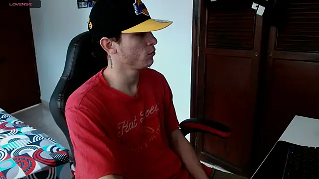 deividcloud36 online show from 05-08-26, 02:44