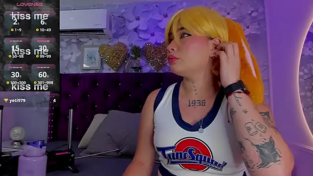 Danee 19  online show from 02-12-25, 02:43