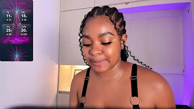Snapshot of tamaraa_smiith chatting on 12-16-24, 04:05 tamaraa smiith online show from 12-16-24, 04:05