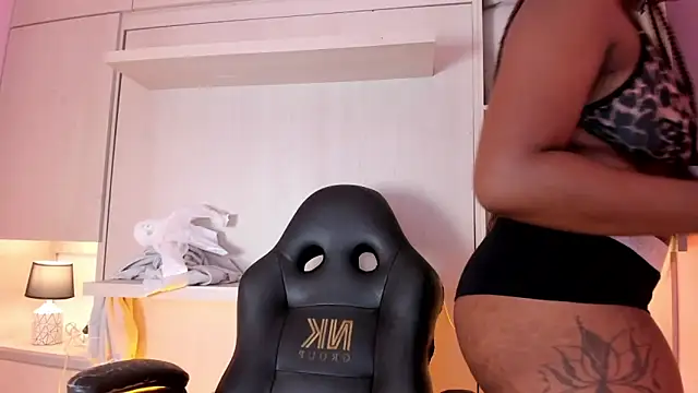 Snapshot of tamaraa_smiith chatting on 09-14-25, 12:37 tamaraa smiith online show from 09-14-25, 12:37