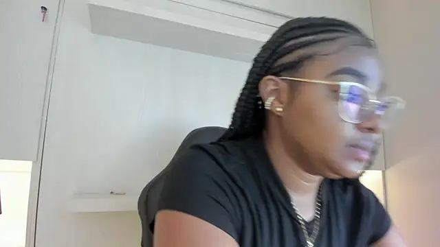 tamaraa smiith online show from 02-25-26, 07:34