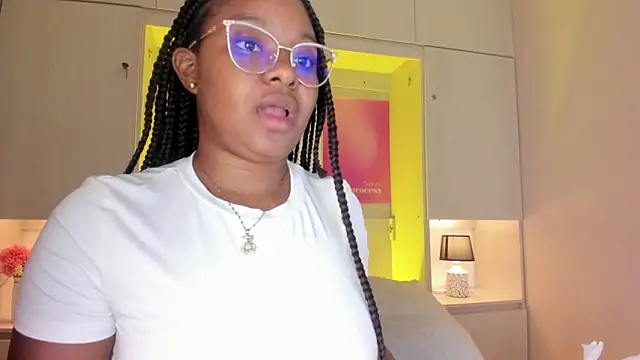 tamaraa smiith online show from 03-16-26, 07:40