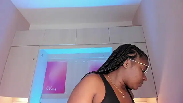 tamaraa smiith online show from 05-26-26, 07:43