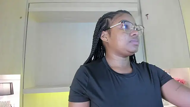 tamaraa smiith online show from 06-12-26, 07:35