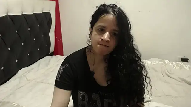 Katty Bones online show from 10-21-25, 04:13