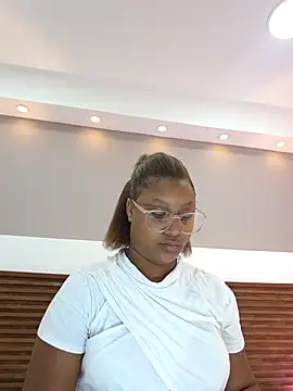 Adelehottman online show from 02-03-26, 12:43