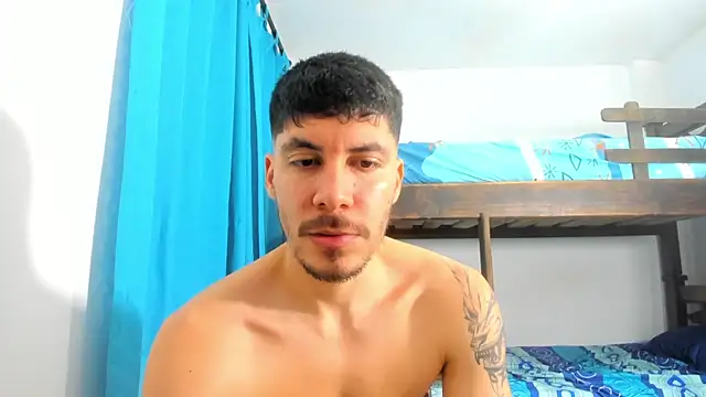 Snapshot of daniel_sexy777 chatting on 10-17-25, 01:53 daniel sexy777 online show from 10-17-25, 01:53