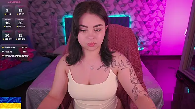 SusieWood online show from 04-28-26, 02:49