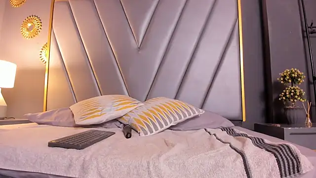 Snapshot of BrendaAdams_ chatting on 03-27-26, 10:37 BrendaAdams online show from 03-27-26, 10:37