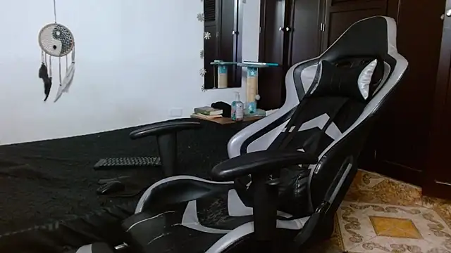 aaron blug online show from 01-07-25, 02:20