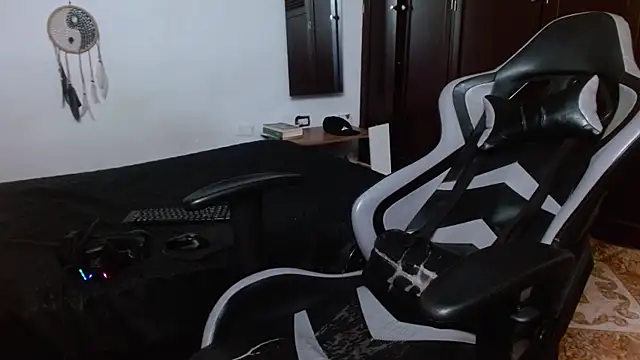 aaron blug online show from 02-24-25, 01:57