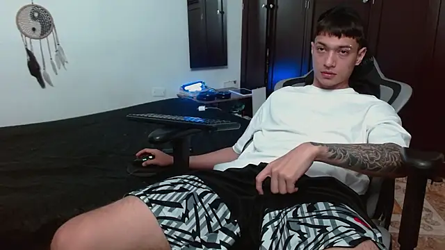 aaron blug online show from 10-19-25, 02:12