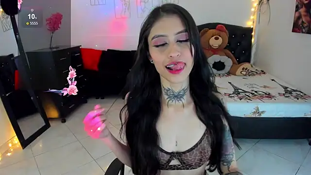 Melanny lopez18 online show from 05-05-26, 05:04