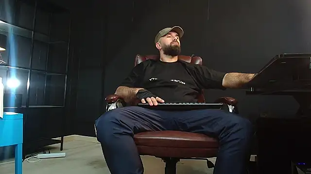 JackEthann online show from 12-16-24, 06:43