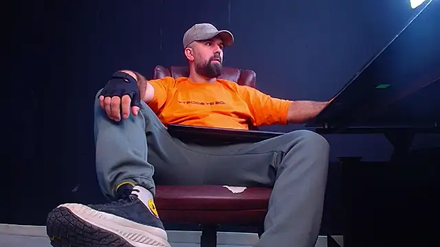 JackEthann online show from 10-16-25, 04:57