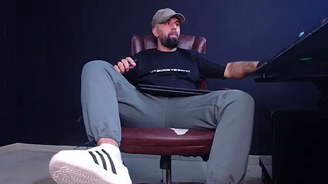 JackEthann online show from 10-24-25, 05:26