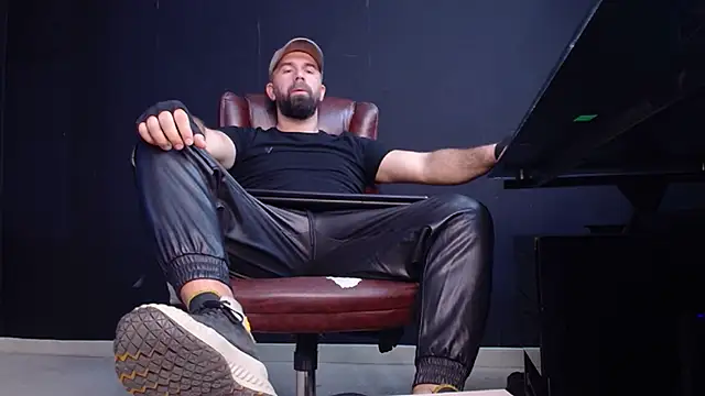 JackEthann online show from 10-26-25, 05:35