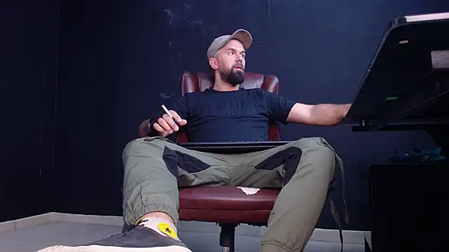 JackEthann online show from 10-28-25, 05:44