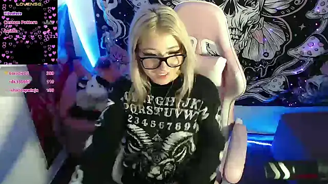 Snapshot of GamerCarrie chatting on 01-02-25, 08:39 GamerCarrie online show from 01-02-25, 08:39
