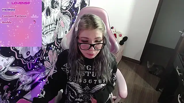 Snapshot of GamerCarrie chatting on 02-20-25, 11:54 GamerCarrie online show from 02-20-25, 11:54