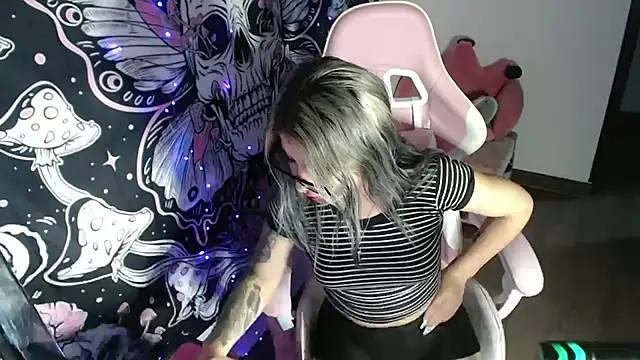 Snapshot of GamerCarrie chatting on 02-25-25, 08:25 GamerCarrie online show from 02-25-25, 08:25