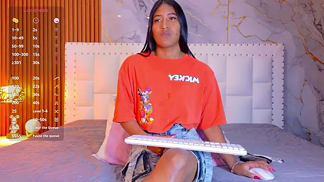 Snapshot of indianschoolgirl chatting on 03-10-26, 07:41 indianschoolgirl online show from 03-10-26, 07:41