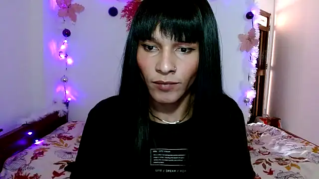 Snapshot of carolinemiller7 chatting on 12-29-24, 09:41 carolinemiller7 online show from 12-29-24, 09:41