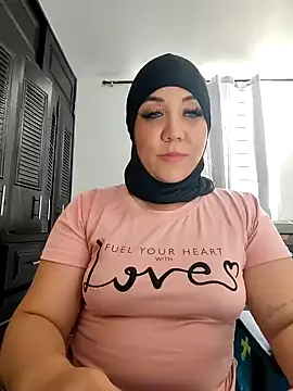 Snapshot of AmbarBurhan chatting on 01-02-25, 06:45 AmbarBurhan online show from 01-02-25, 06:45