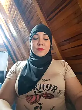 Snapshot of AmbarBurhan chatting on 01-21-25, 04:27 AmbarBurhan online show from 01-21-25, 04:27