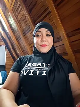 Snapshot of AmbarBurhan chatting on 03-04-25, 07:22 AmbarBurhan online show from 03-04-25, 07:22