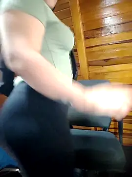 Snapshot of AmbarBurhan chatting on 03-06-25, 06:48 AmbarBurhan online show from 03-06-25, 06:48