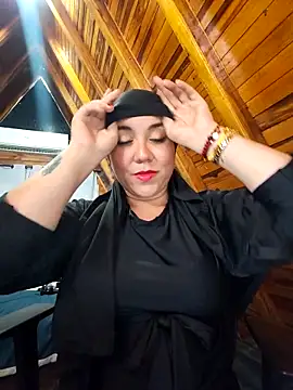 Snapshot of AmbarBurhan chatting on 09-10-25, 06:30 AmbarBurhan online show from 09-10-25, 06:30