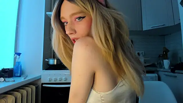  Alice Kitty online show from 01-06-25, 09:19