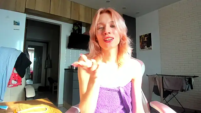 Snapshot of _Alice_Kitty chatting on 02-18-26, 10:22 Alice Kitty online show from 02-18-26, 10:22