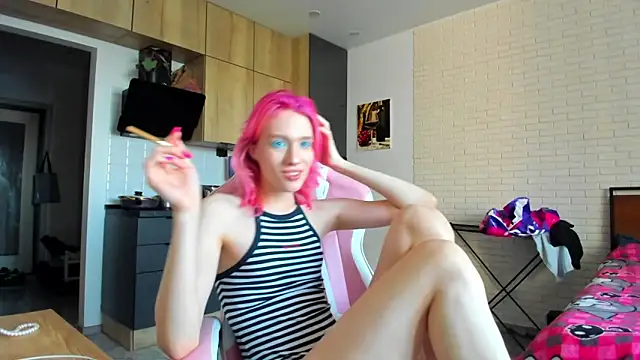 Snapshot of _Alice_Kitty chatting on 03-10-26, 01:49 Alice Kitty online show from 03-10-26, 01:49