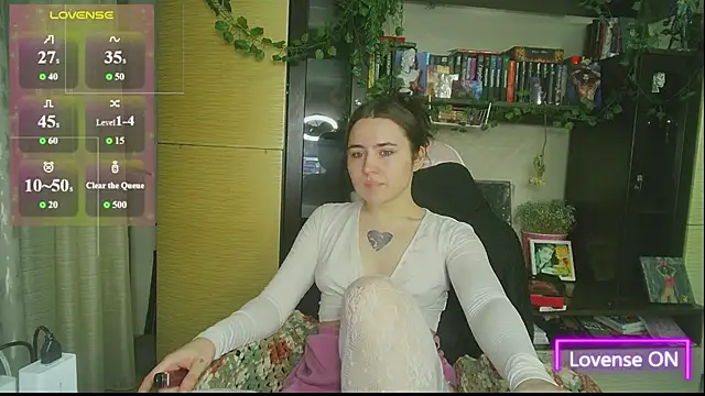 Snapshot of Aurora_workerr chatting on 05-02-26, 04:12 Aurora workerr online show from 05-02-26, 04:12