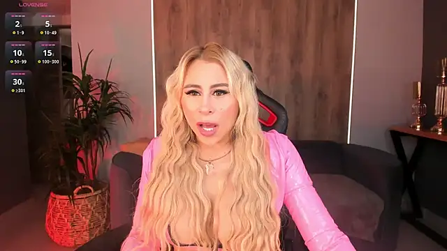 Snapshot of KylieCooper chatting on 01-20-25, 03:07 KylieCooper online show from 01-20-25, 03:07
