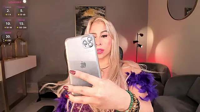 Snapshot of KylieCooper chatting on 01-27-25, 03:50 KylieCooper online show from 01-27-25, 03:50