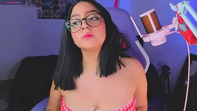 Snapshot of AnngelaSkye chatting on 02-21-26, 06:14 AnngelaSkye online show from 02-21-26, 06:14