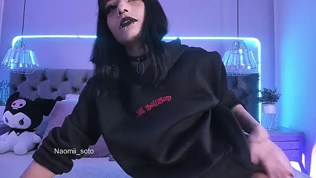 Naomii Soto online show from 01-22-25, 01:53