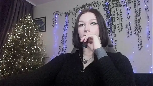 Emmy m00n online show from 12-12-24, 09:51