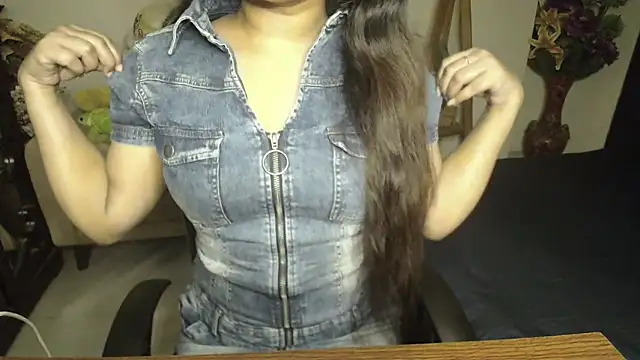 Snapshot of Most-Beautiful-Queen chatting on 01-21-25, 11:34 Most-Beautiful-Queen online show from 01-21-25, 11:34