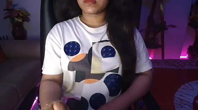 Snapshot of Most-Beautiful-Queen chatting on 03-13-25, 02:33 Most-Beautiful-Queen online show from 03-13-25, 02:33