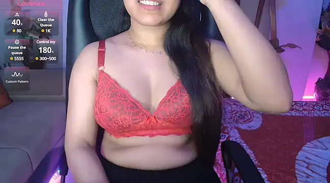 Snapshot of Most-Beautiful-Queen chatting on 03-18-25, 07:20 Most-Beautiful-Queen online show from 03-18-25, 07:20
