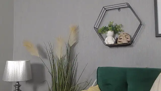 IzabelllNoir online show from 02-17-25, 08:52