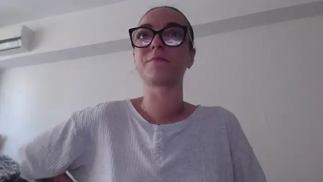 IzabelllNoir online show from 06-10-26, 08:02