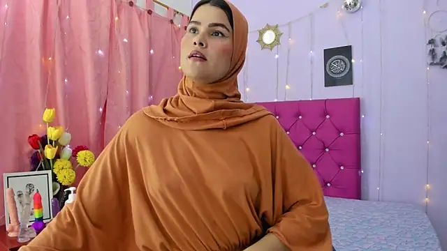 AishaAmin  online show from 12-18-24, 03:44