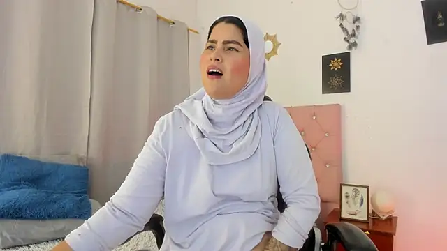 AishaAmin  online show from 06-23-26, 12:14